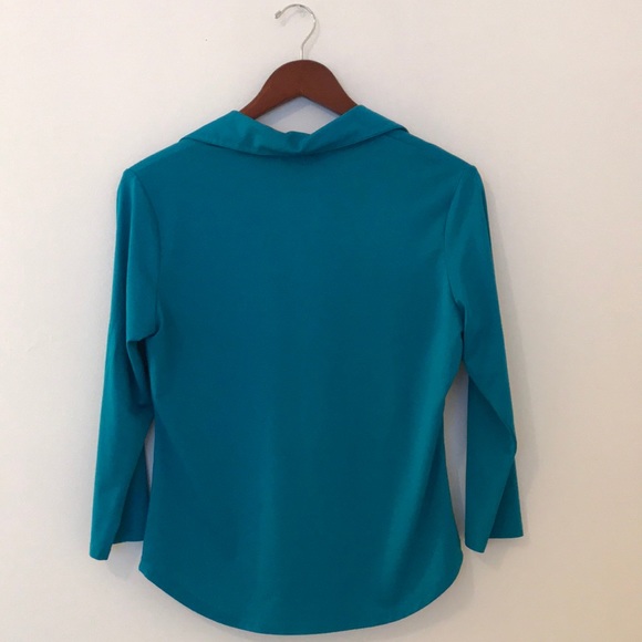 TEAL TOP! - Picture 2 of 2